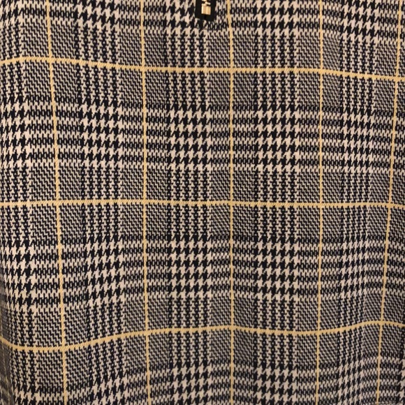 Plaid Mini Skirt 💛🖤 Clueless vibes - Picture 6 of 9